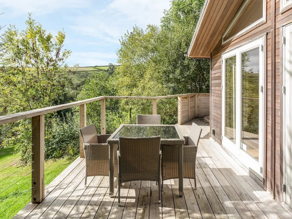 5 Lake View, Looe