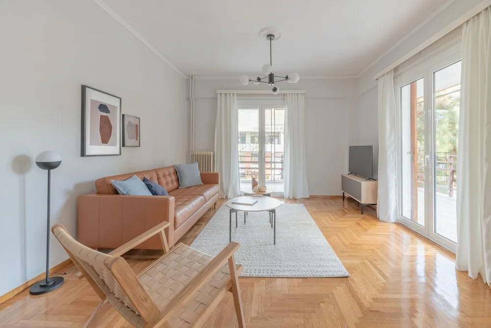 Homey 2BR Apartment in Cholargos