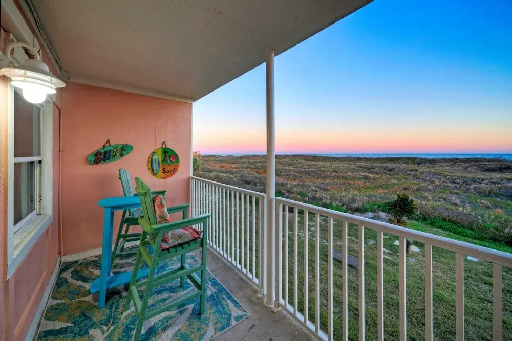 Studio w/ Balcony, Pools & Direct Beach Access Seaside Blessing by Avantstay