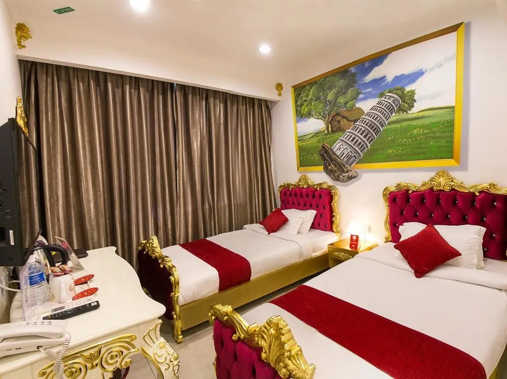 OYO 166 Hotel De Art 2