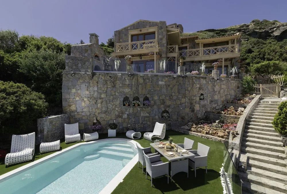 Felini Palace