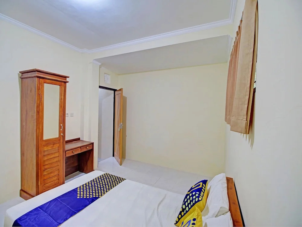 OYO Life  92953 Nirmala Kost