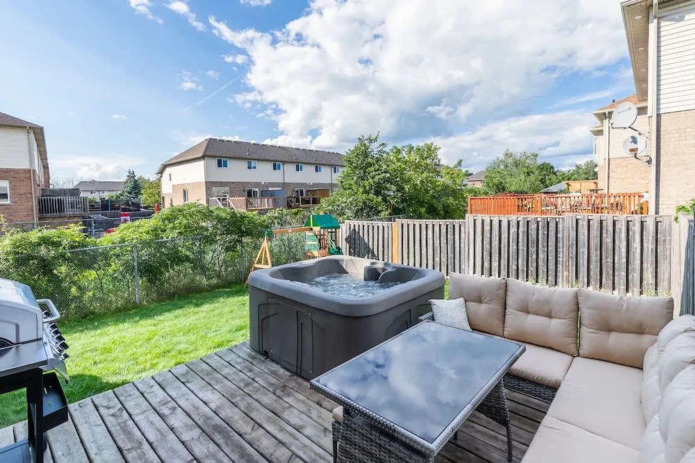 GLOBALSTAY. Luxury 3BR Townhomes with HOT TUB, Gym, BBQ