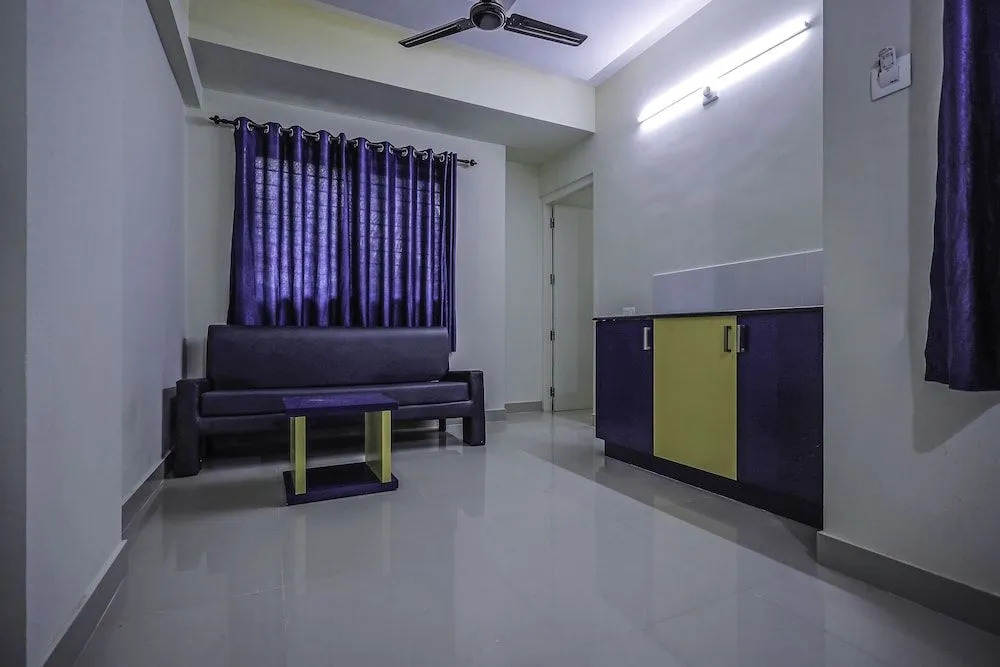 Oyo 15825 Blue Berry Apartments
