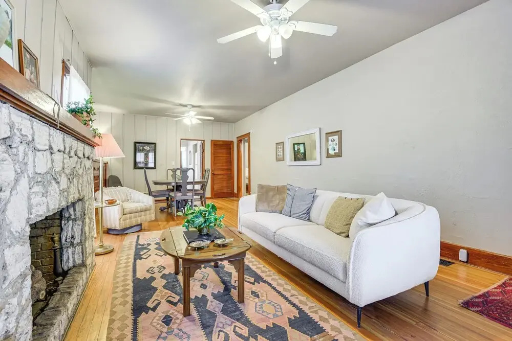 Stroll to Bradenton Riverwalk! Stylish Apartment