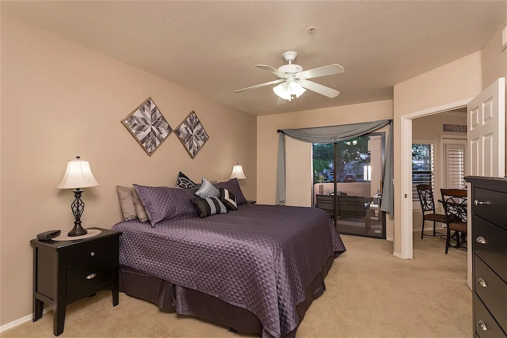 Canuck Condo 2 BR by Casago