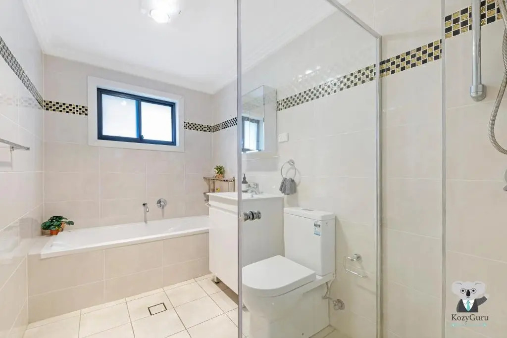 KOZYGURU Arncliffe 3 BED Begonia Cottage With FREE Parking