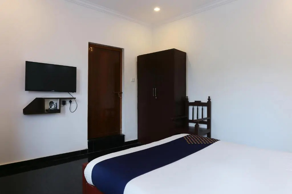 OYO 23106 Vattekad Tourist Home
