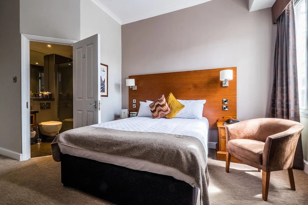 Red Lion Hotel