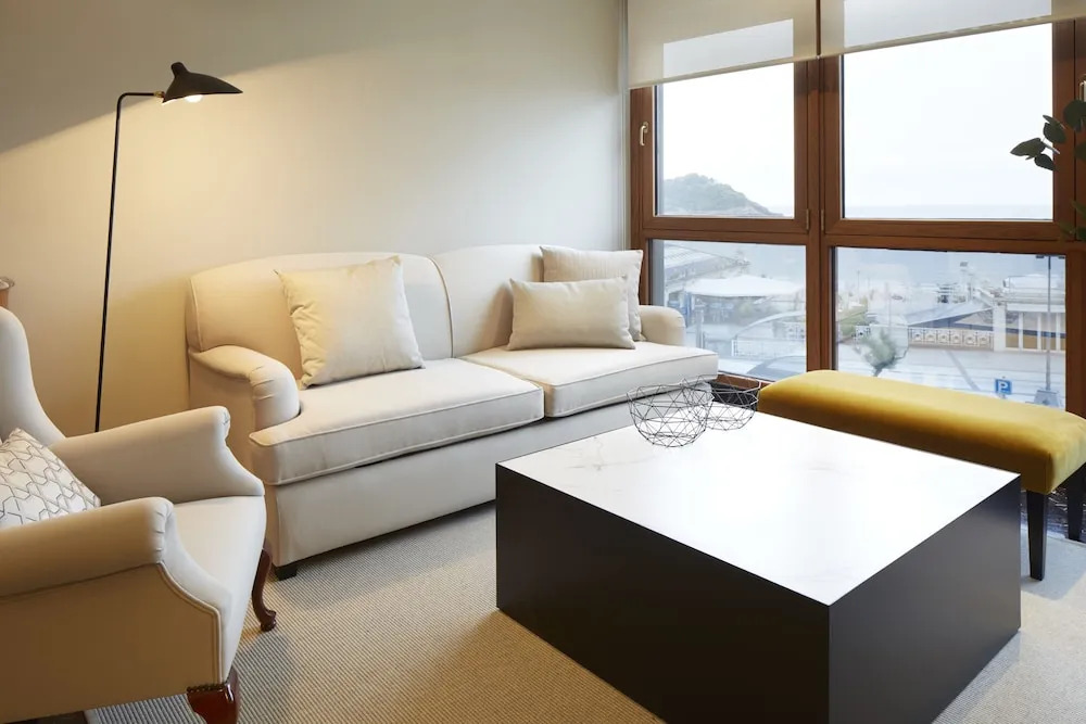 Playa de La Concha 5 Apartment by FeelFree Rentals