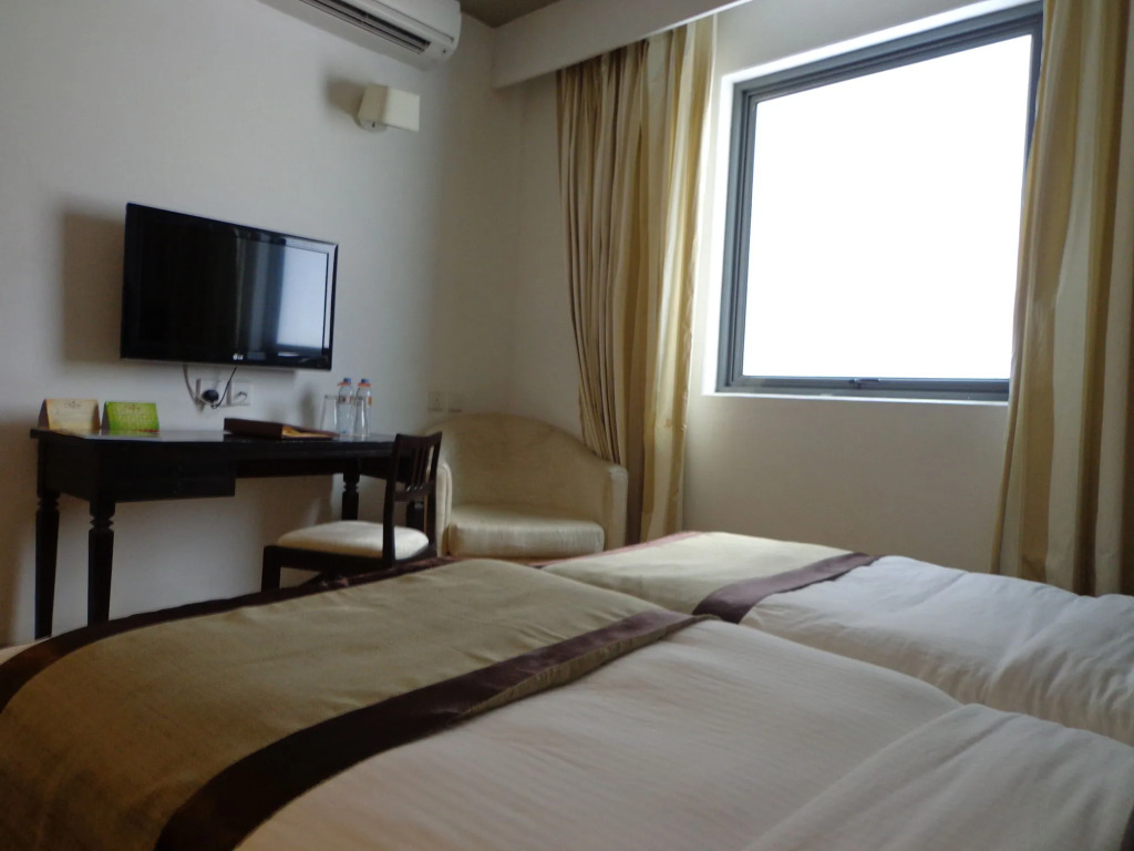 Earls Regent Hotel