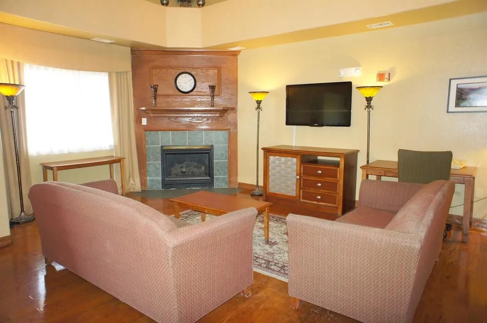 La Quinta Inn & Suites Westminster Promenade