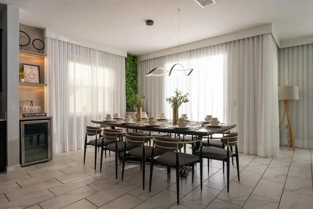 Exclusive Luxe Single Family 6 BR Sl2765
