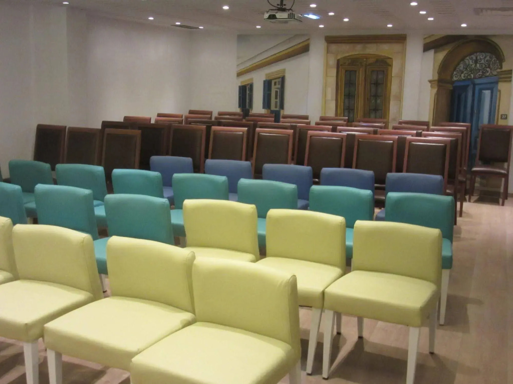 Limanaki Beach Hotel & Suites