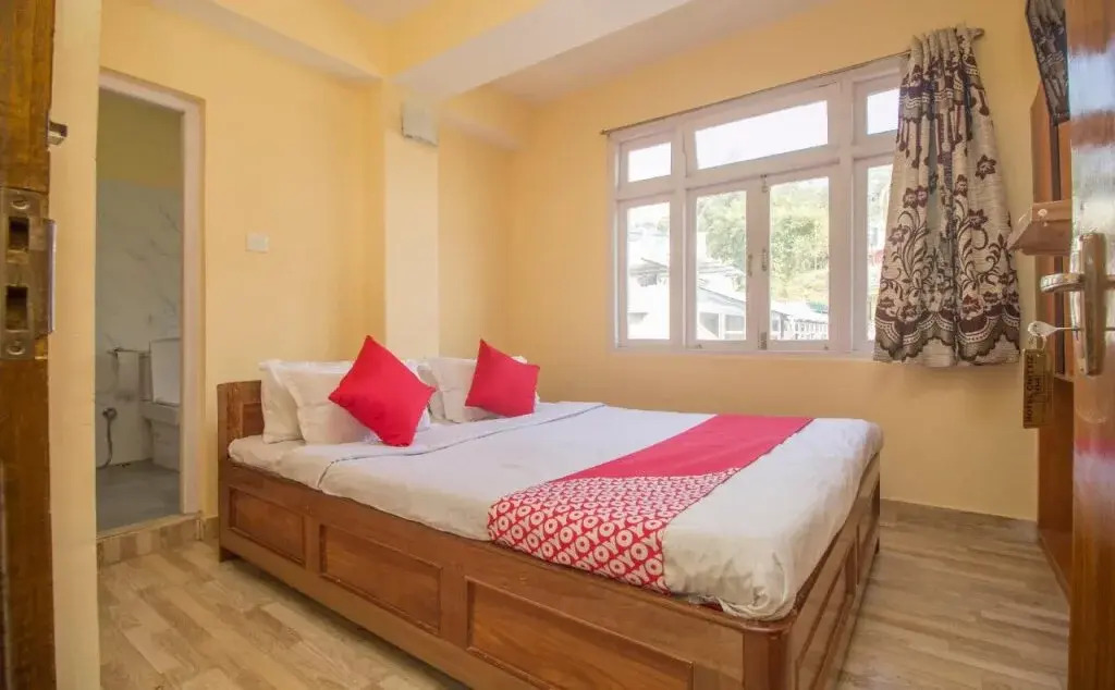 North Point Hotel by OYO Rooms
