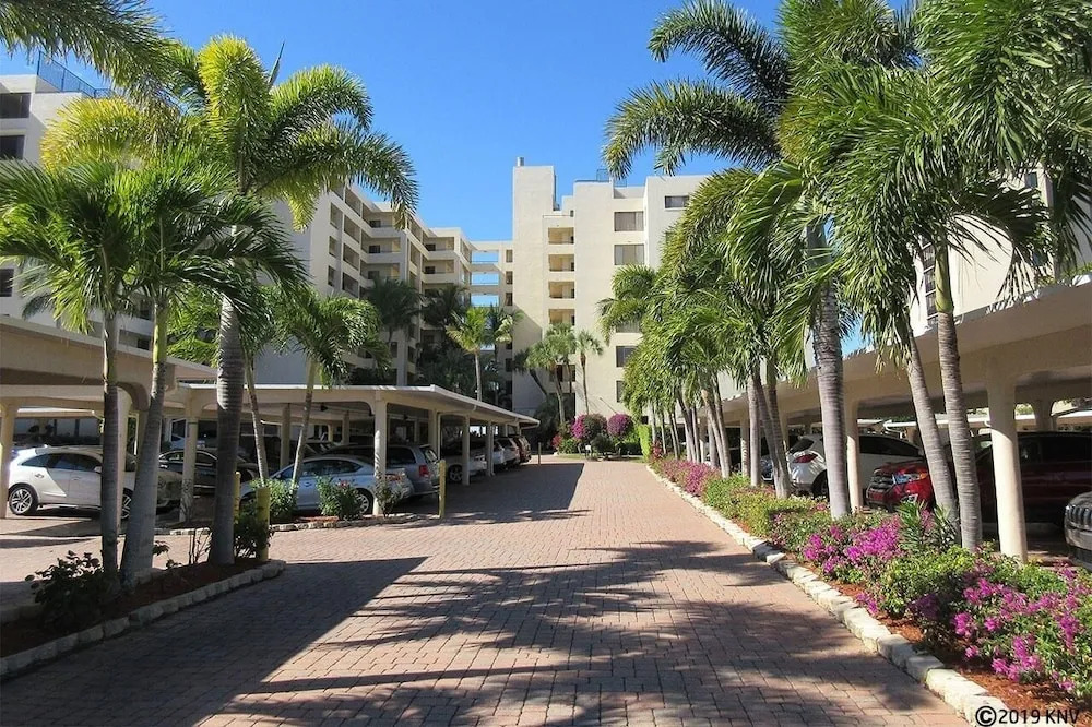 Sandarac 403b 2 Bedroom Condo
