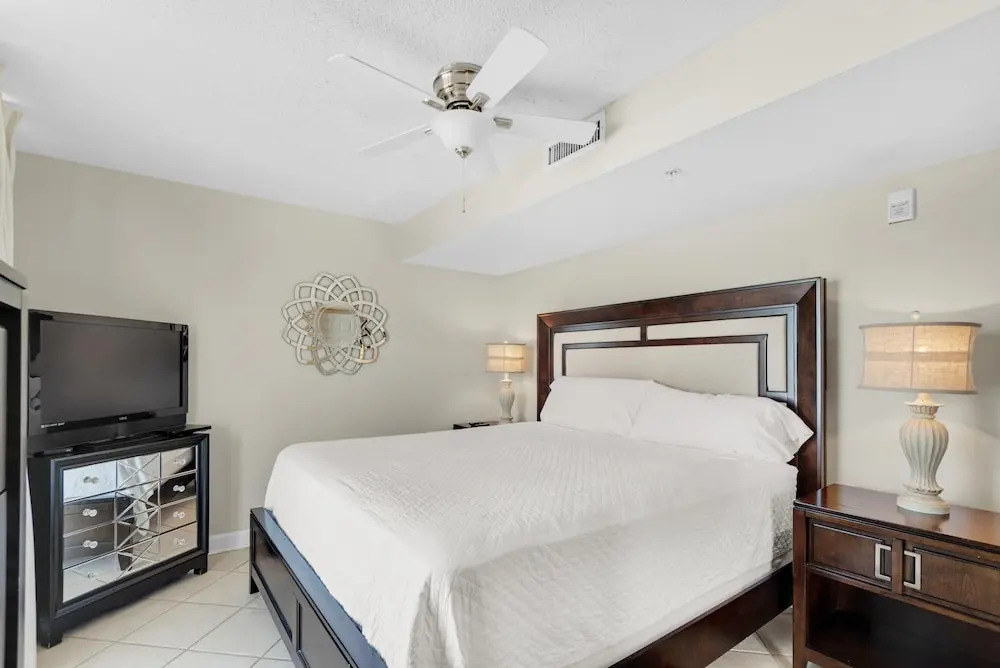 Pelican Beach Resort 801