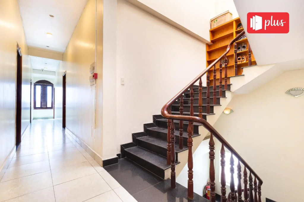 RedDoorz Phuong Nam Hotel near Nga Tu Binh Thai