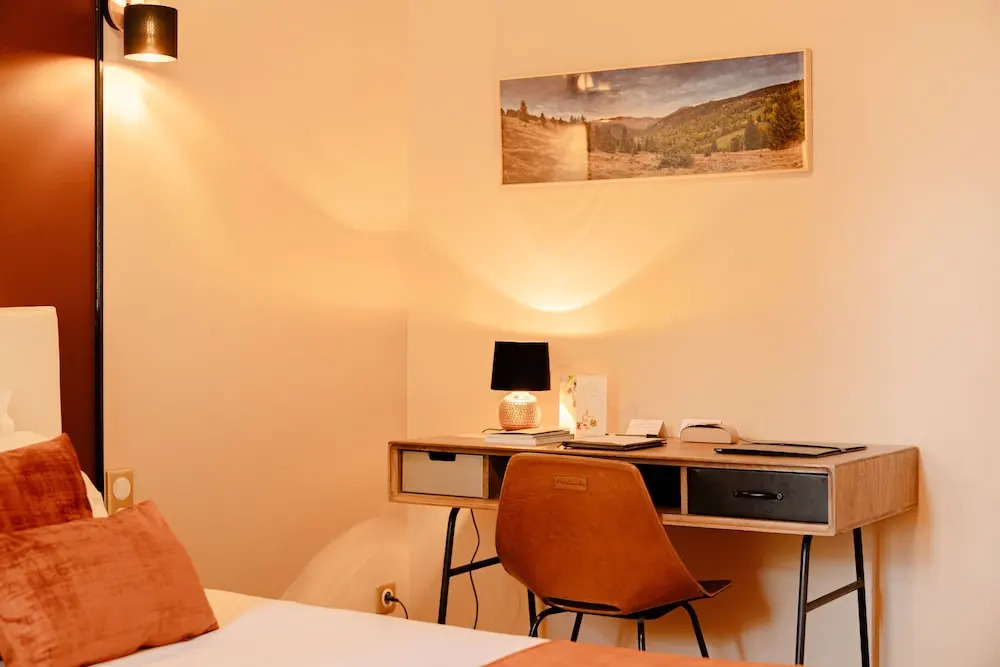 Demeures & Châteaux Auberge de la Tour - Hôtel & Restaurants - Marcolès Auvergne