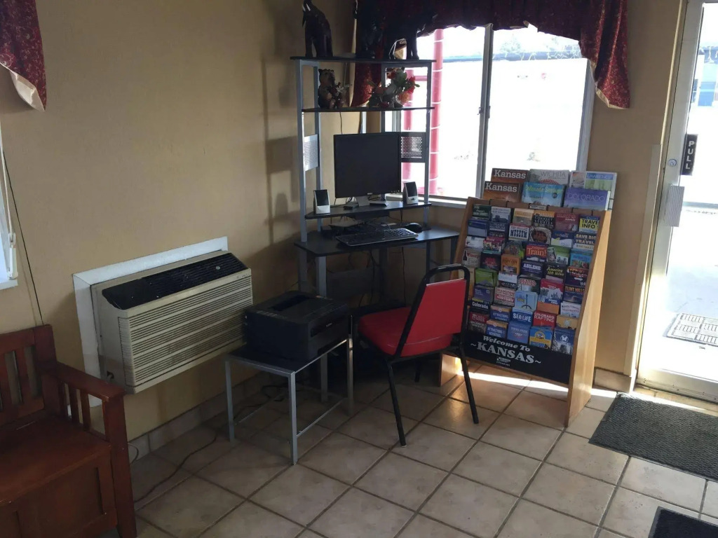 Budget Inn & Suites Colby