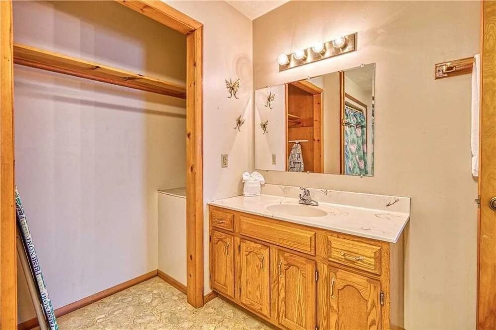 LeConte View 2 - One Bedroom Cabin