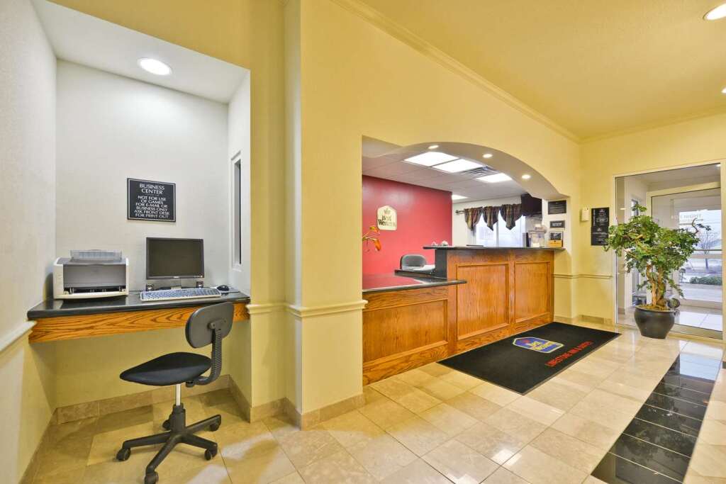 Best Western Limestone Inn and Suites