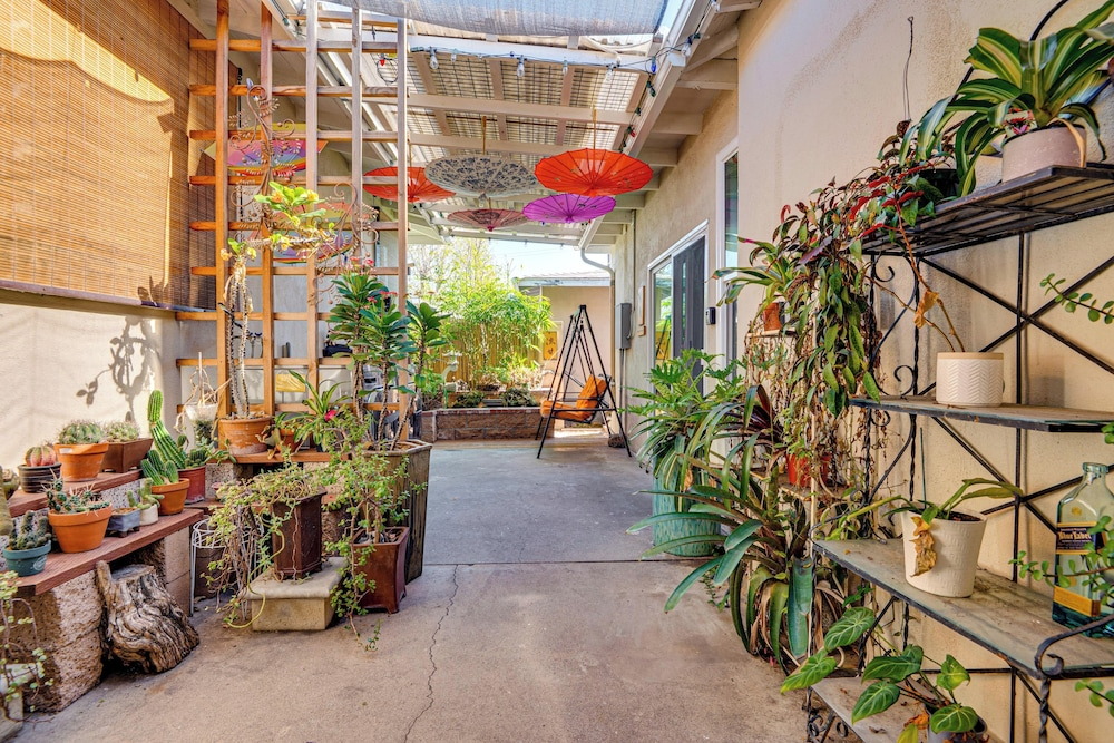 4 Mi to Old Pasadena! Well-appointed Studio Stay