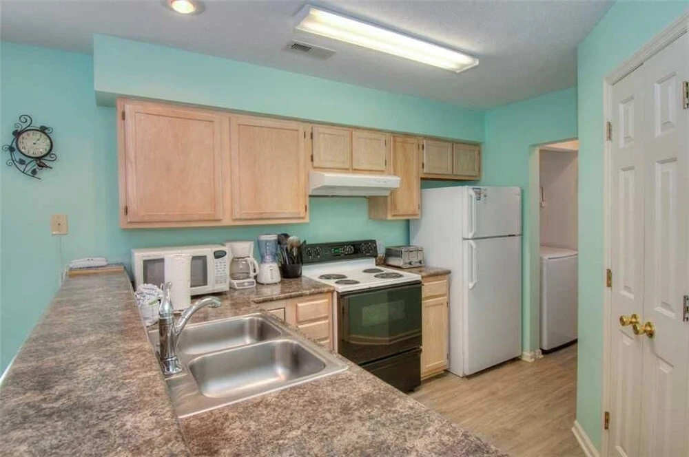 River Oaks 11-F