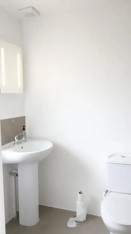 Private Rooms-Private Bathrooms-Near Airport- CABIN CREW paradise