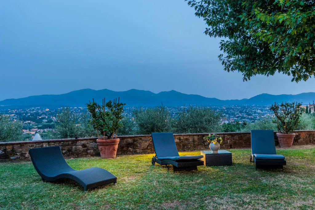 Villa Rapondi, a Farmhouse with View