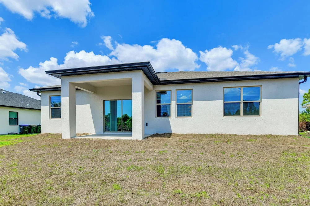 Home < 1-mi Walk to Warm Mineral Springs Park!