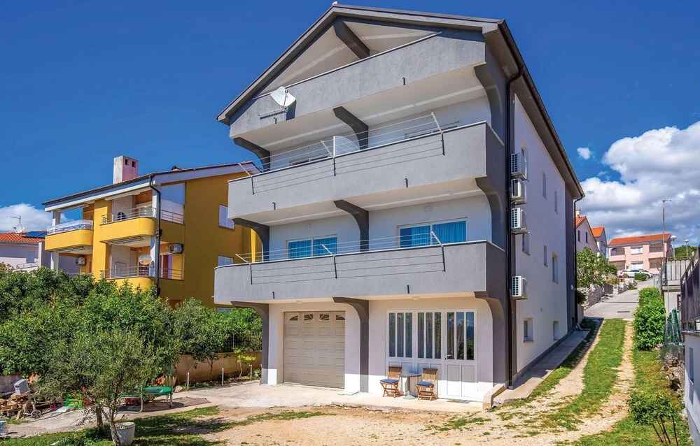Beautiful Home in Crikvenica With Wifi and 2 Bedrooms