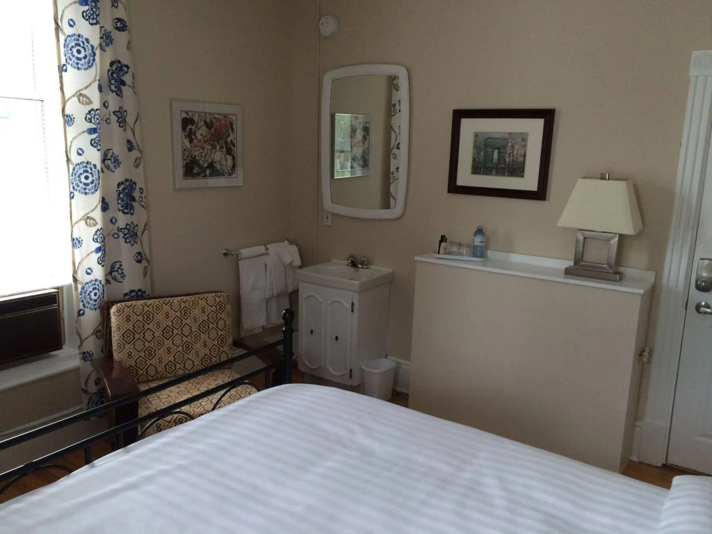 Seaway Manor B&B