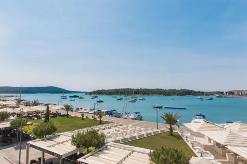 Apartments Riva Medulin