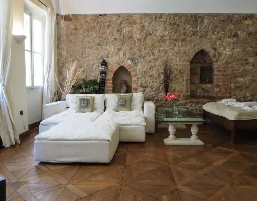 Eclectic Loft Royal Way