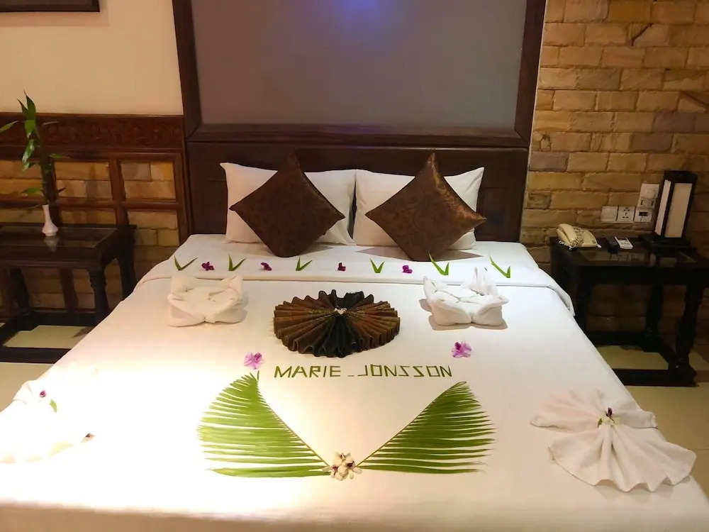 Kings Luxury Hotel