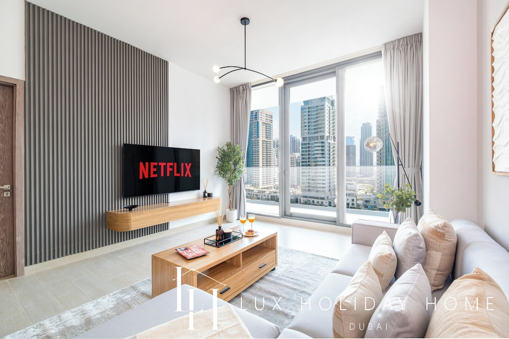 LUX  LIV Contemporary Marina View Suite
