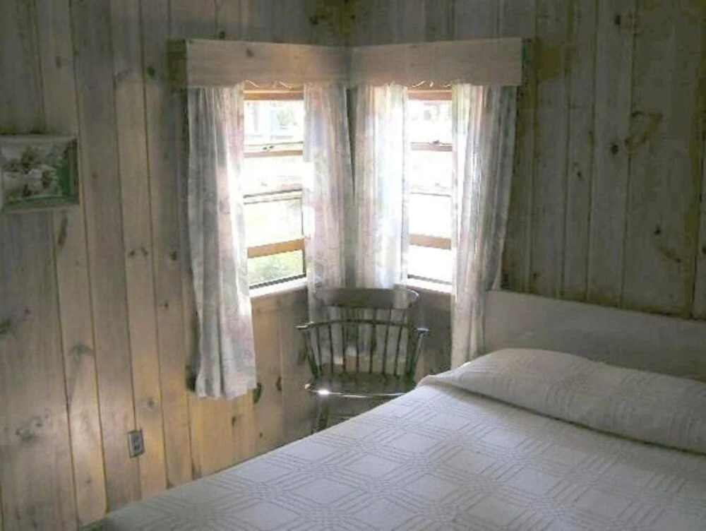 Lazy E Motor Inn