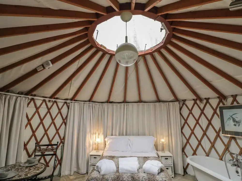 The Lakeside Yurt