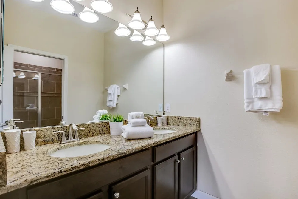 7 Bdrm5ba Spa, Game Room and Theater