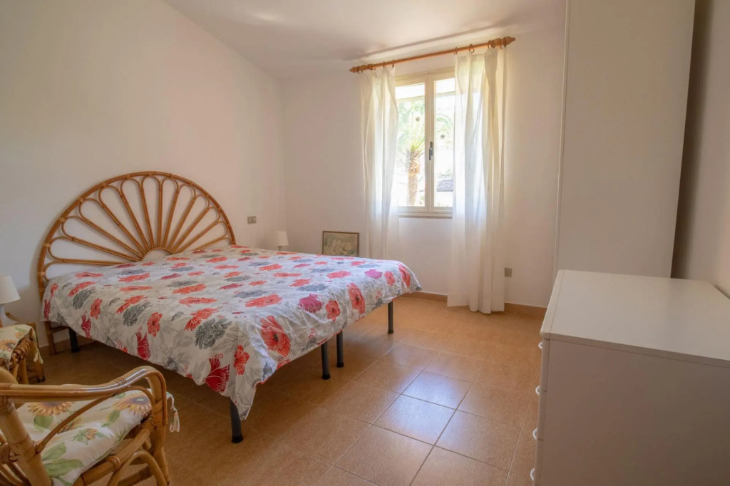 Villa Norsi immersed in an oasis of peace and tranquillity with direct access to the beach.-Villetta Norsi