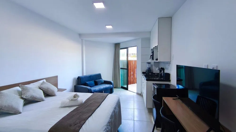 Max Carneiros Suites by CTA