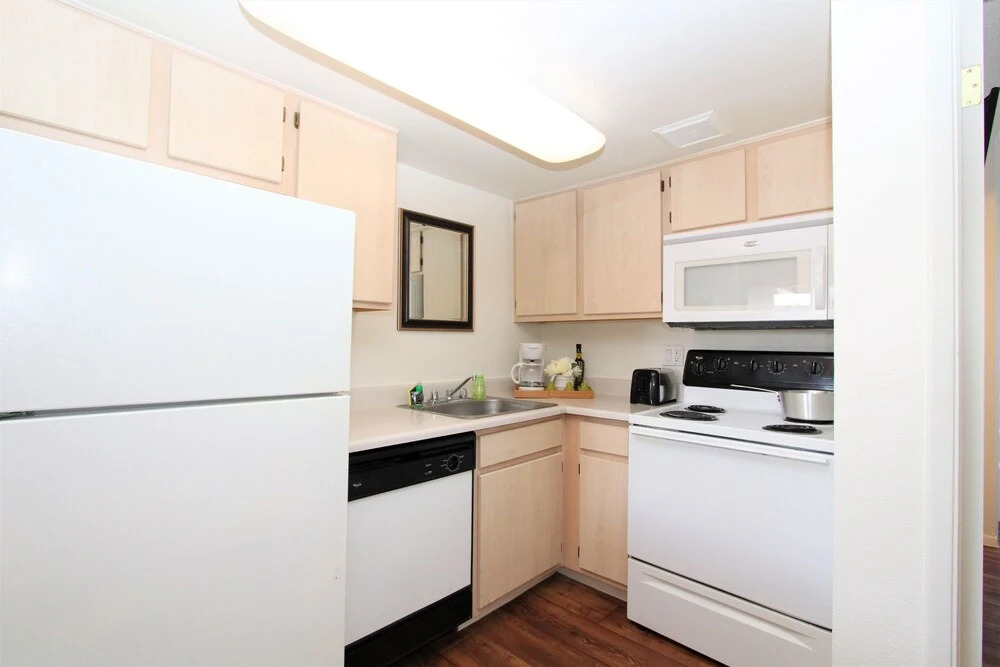 223-Fully Furnished with WiFi by RedAwning