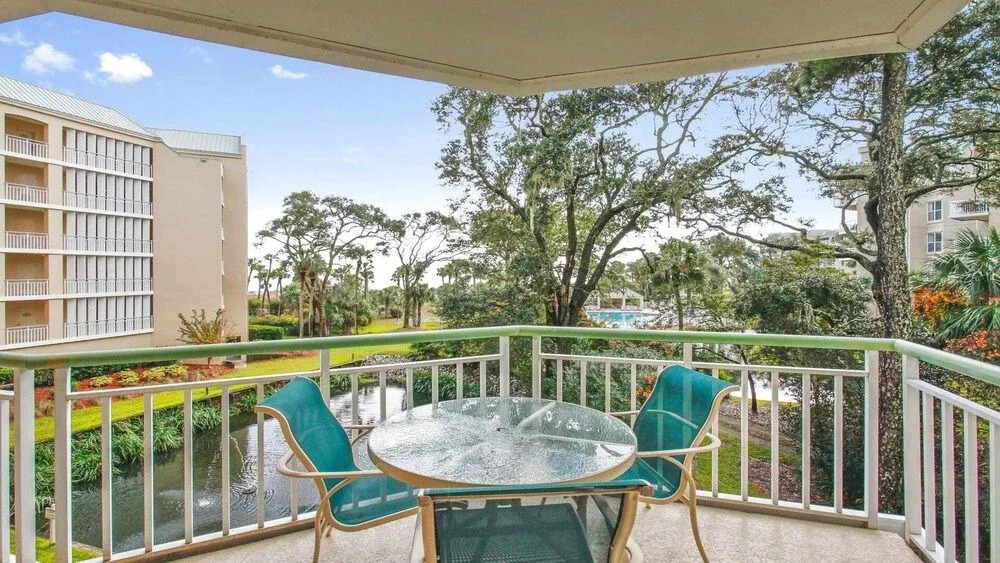Windsor Place - 2 Br villa by RedAwning