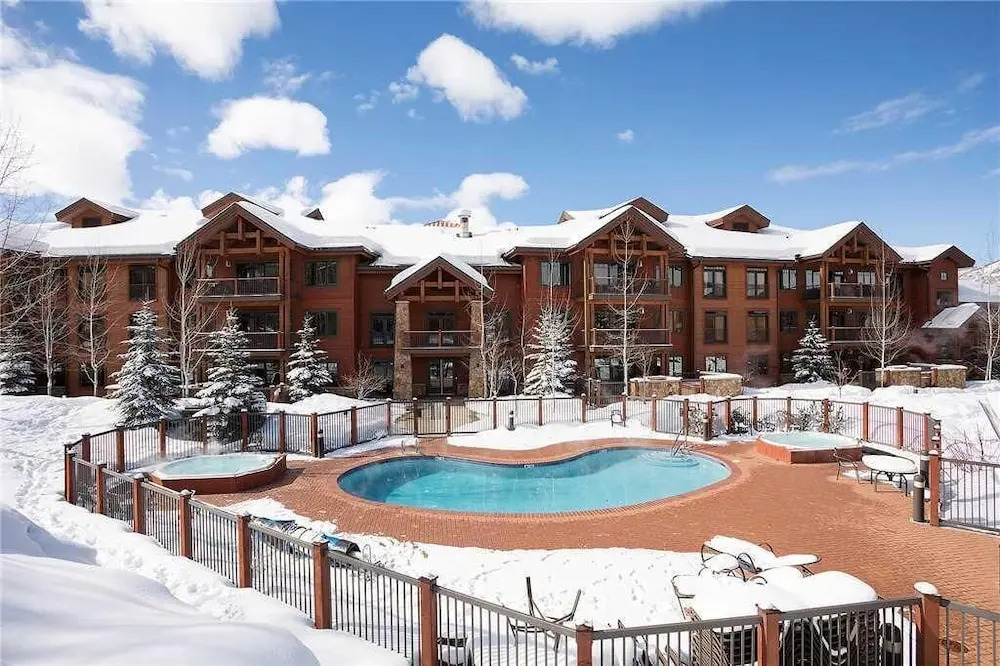 5208 Emerald Lodge, Trappeur's Crossing Apartment 4