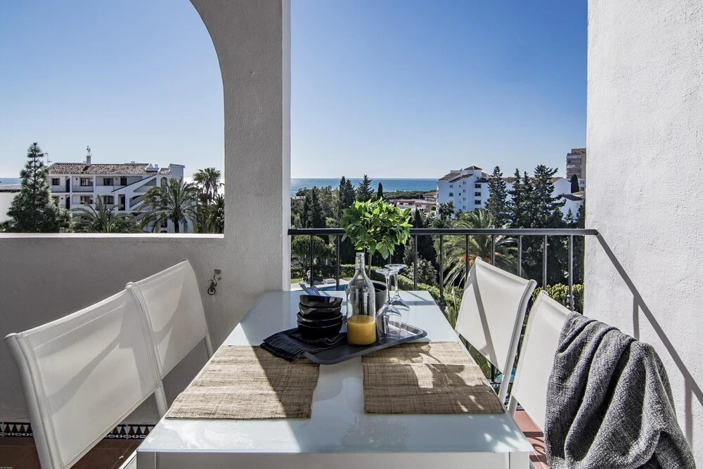 RDM - Stylish Holiday Apart with Ocean Views