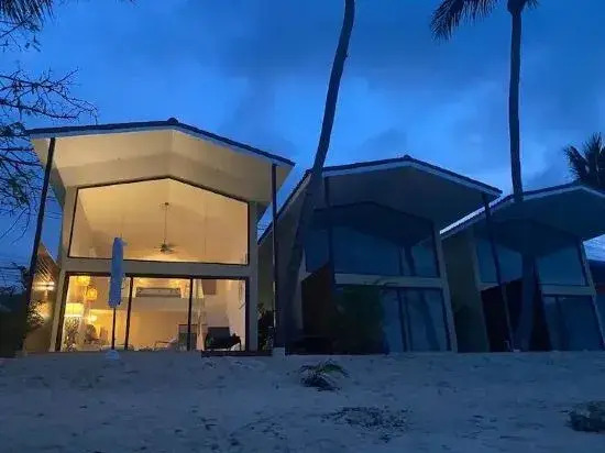 Sarana Beach Front Villas
