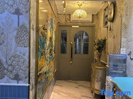 Hong Kong A11 Hostel (Tsim Sha Tsui Station Exit A)