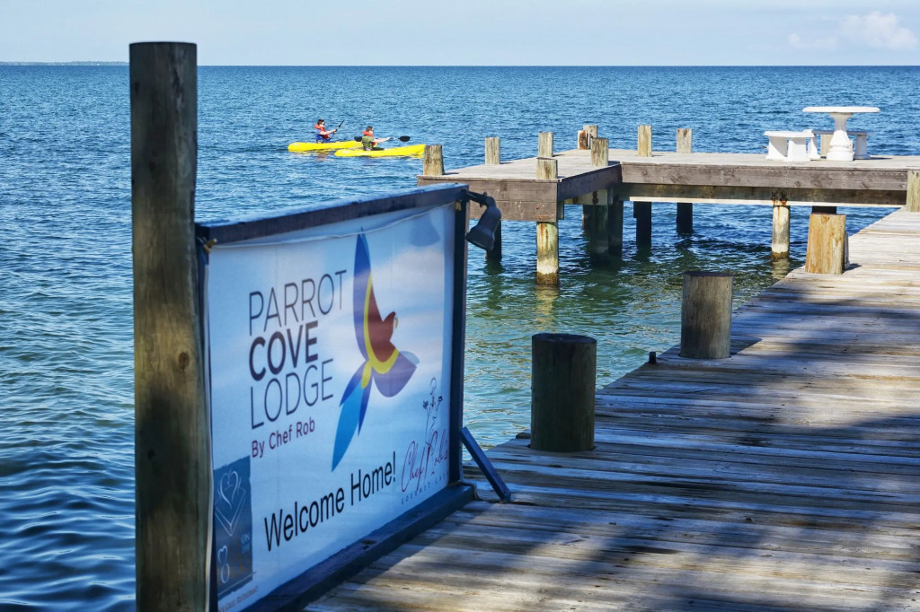Parrot Cove Lodge