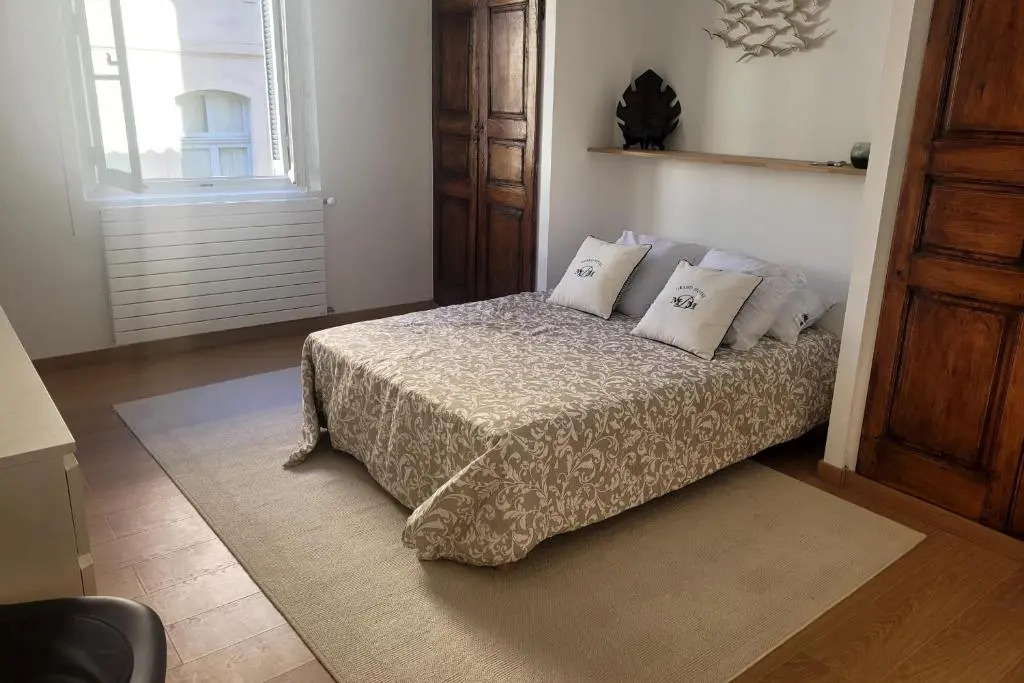 spacious apartment for 4 in avignon !